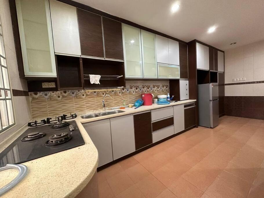 Muslim Suite Home @ Airport Bayan Lepas Penang エクステリア 写真