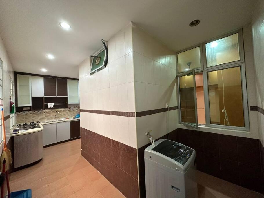 Muslim Suite Home @ Airport Bayan Lepas Penang エクステリア 写真