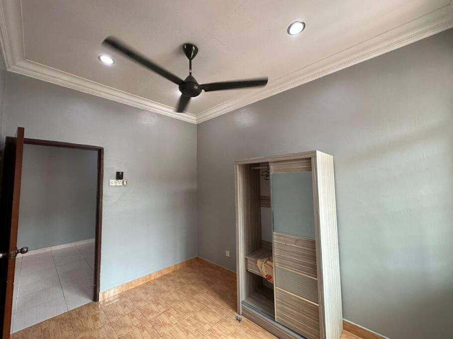 Muslim Suite Home @ Airport Bayan Lepas Penang エクステリア 写真